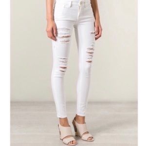 Frame Le Skinny de Jeanne Distressed White Jean
